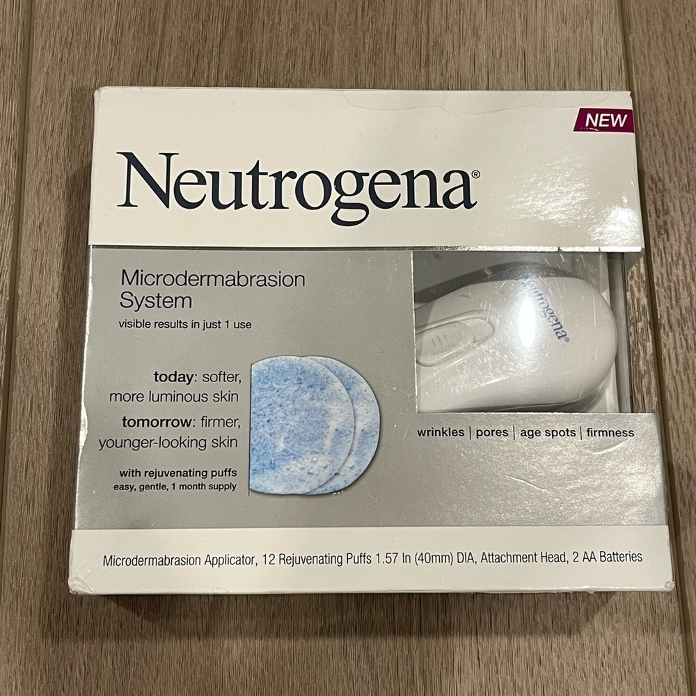 Neutrogena Microdermabrasion System Applicator & 12 Rejuvenating Puffs SEALED